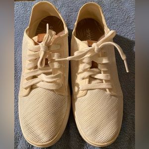 Women’s Olukai Pehuea Li Sneakers Size 9.5